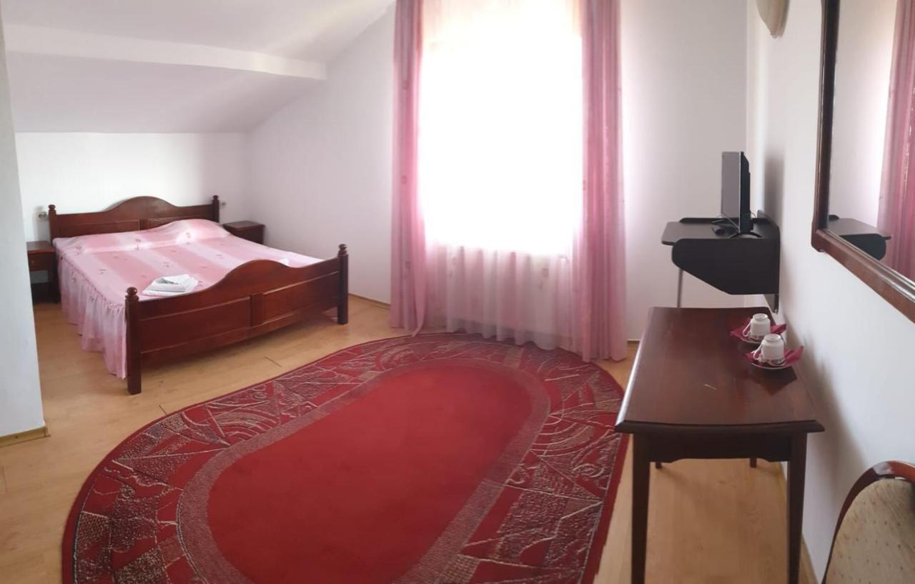 פיאטרה ניאמט Motel Balcost מראה חיצוני תמונה